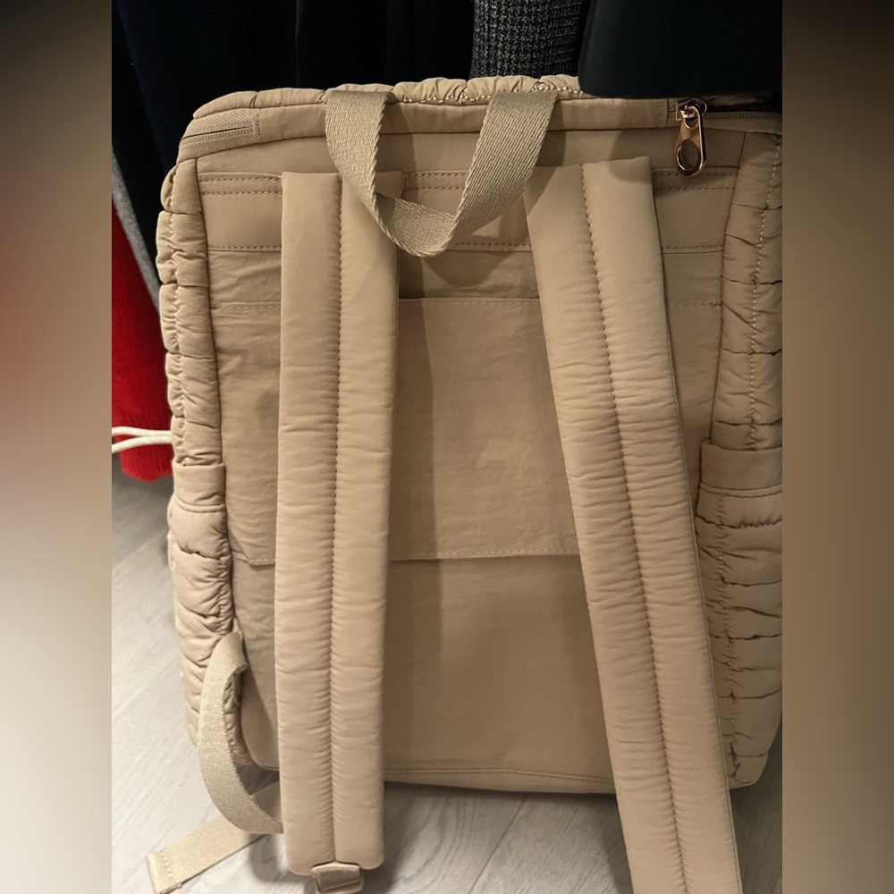 New Without Tags: Universal Threads Puffer Bagpac… - image 6